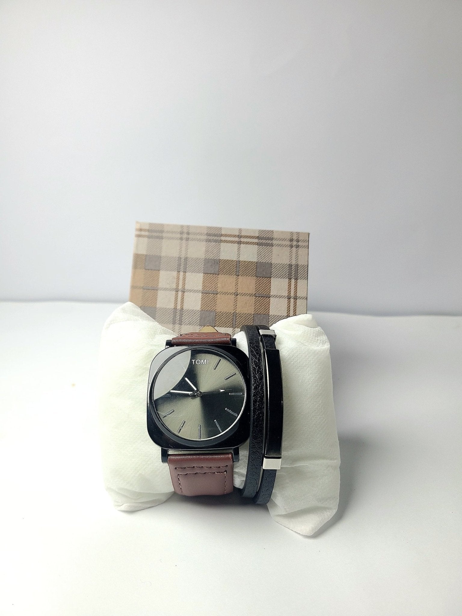 Stylish Leather Strap Watch with bracelet - My Store